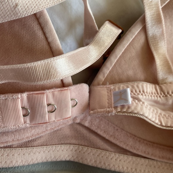 2 Danskin Training Bras Hook Closure Pink Gray Adjustable Spandex 32A - Picture 13 of 13